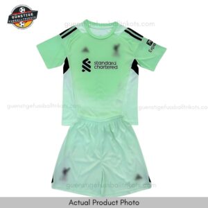Actual front view of Liverpool Grünes Torwart Kinder Set 25_26