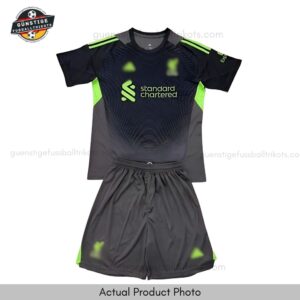 Actual front view of Liverpool Schwarzes Torwart Kinder Set 25_26